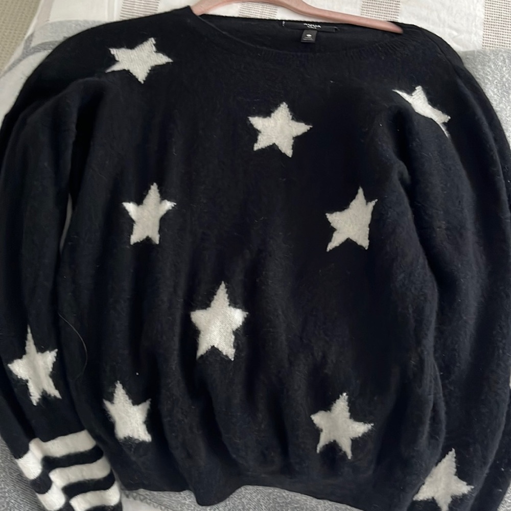 Black cashmere aqua sweater with ivory stars  in size XL in perfect condition